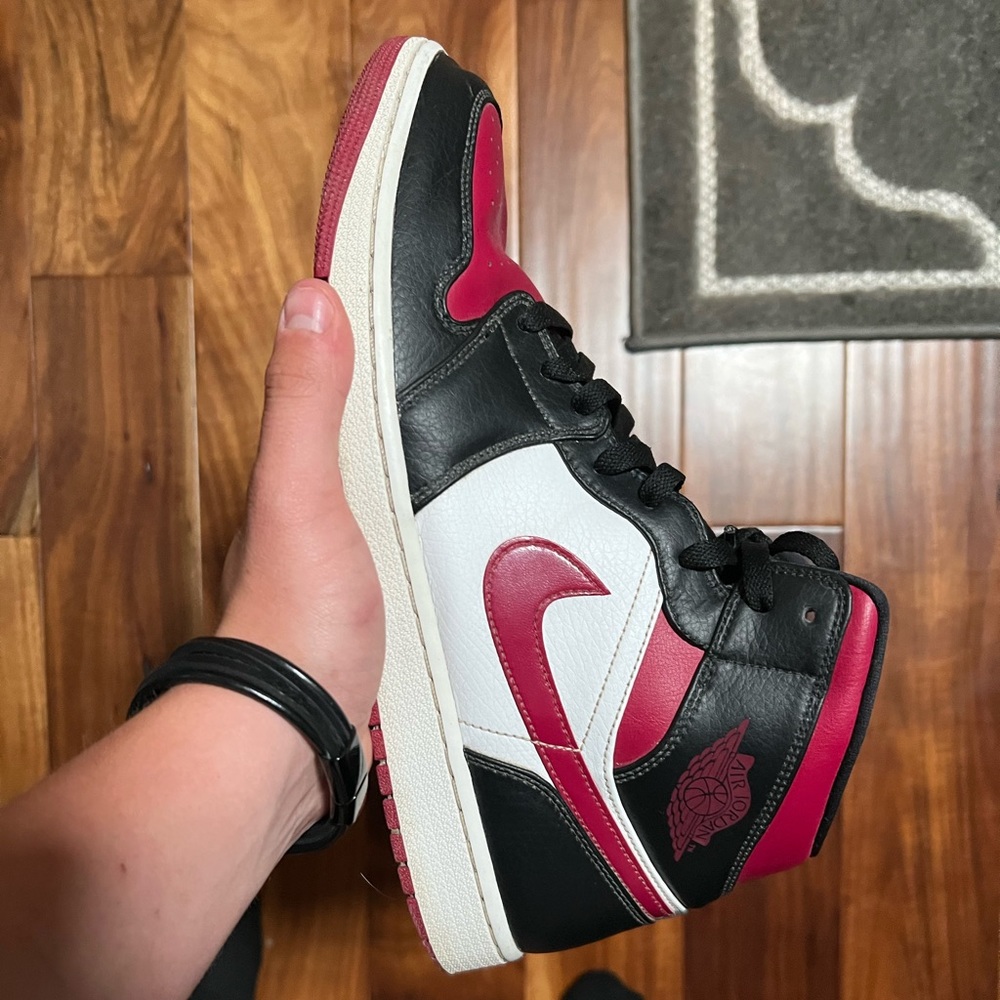 AJ one mid